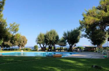 Ανεμπόδιστη Θέα με Κήπο και Πισίνα - Foto 24