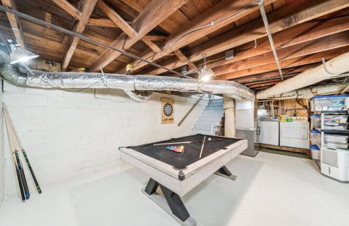 Hottub, Pool Table, Basketball, Firepit, Sleeps 8 - Photo 34