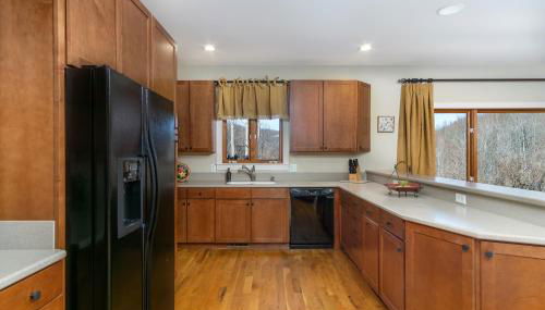 Fireside Retreat Hot Tub, Game Area, Fire Pit & Mountaintop Views! - Foto 4