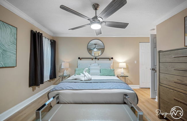 8BR Villa with Heated Pool Near Beach - Foto 16