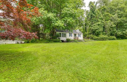 Near Shops and Parks Dog-Friendly Maryland Gem - Photo 24