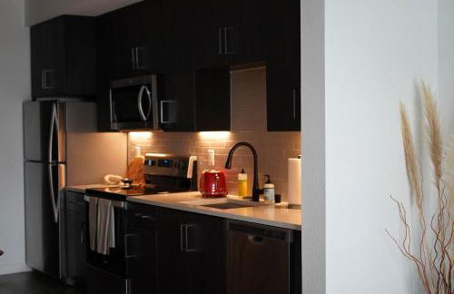 Hollywood CHIC Studio with FREE parking - Photo 9