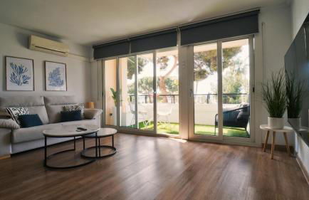 SeaHomes Vacations - Seafront Mediterranean Ap & PKG - Foto 29