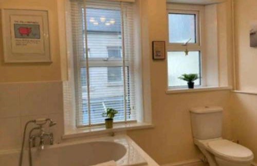 The Regal - Photo 17