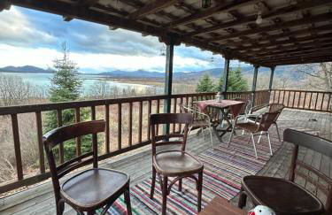 Traditional Wooden Apartment - Photo 7