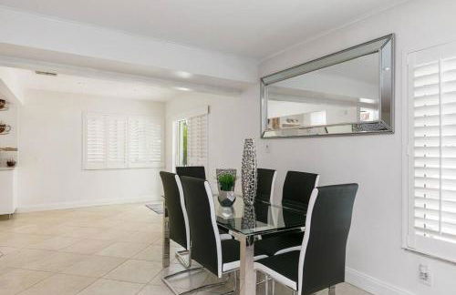 ~Villa Victoria Luxury! (Pool)~1 mile from beach - Foto 12