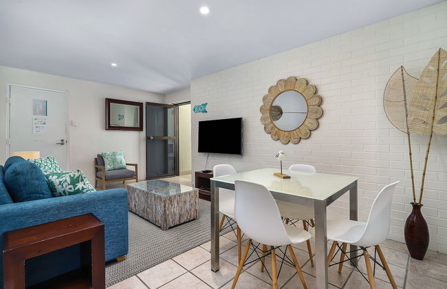 Bayview Beachfront Apartments, in town right on the beach - Foto 18