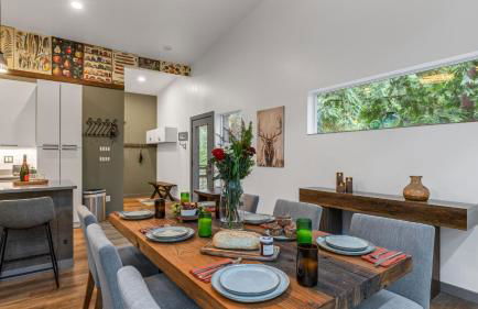 Peaceful Treehouse-Style Stay with Sauna Fire Pit Forest Views Near the Coast The Treehouse by AvantStay - Foto 12