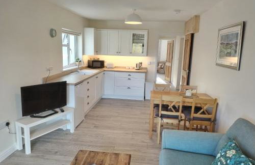 Spacious and sunny accommodation with Underfloor heating throughout - Photo 3