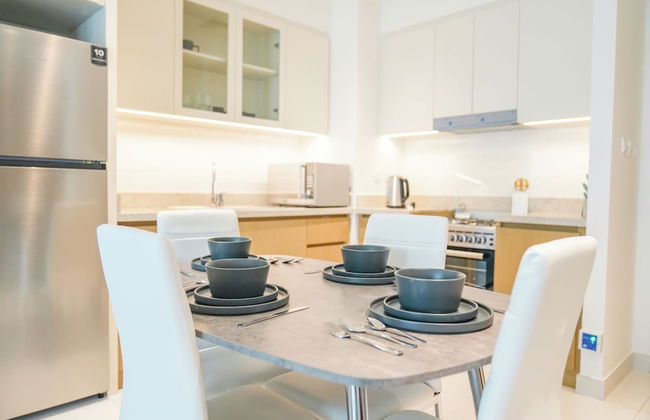 Yogi - Elegant Apartment With Balcony Amidst Vibrant Area - Foto 9