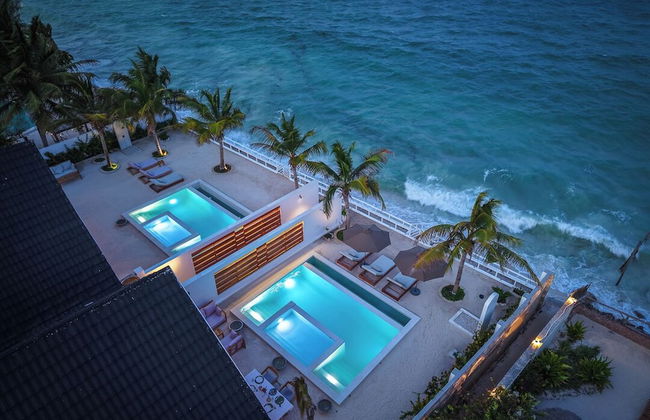 Solymar Staffed Beach Front Villa - Photo 37