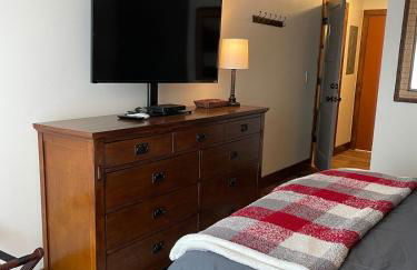 Newly Renovated Ski In Ski Out 2BR Condo - Foto 27