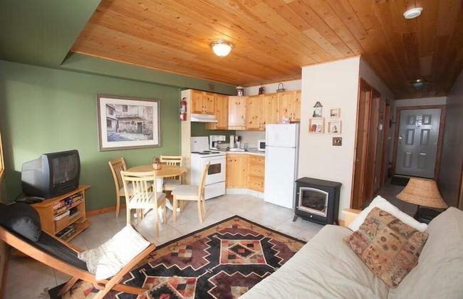 Outlaws Inn by Apex Accommodations - Photo 12