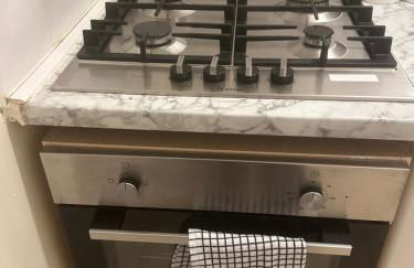 Double bed Quinton ,Studio Fast WiFi,Netflix, No deposit Required - Foto 21