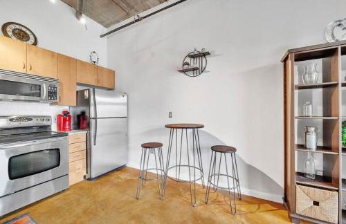 Charming 1BR Condo - Full Kitchen - Uptown Living - Foto 43
