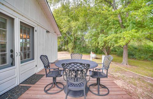 Rural Spiro Getaway with Private Deck! - Foto 2