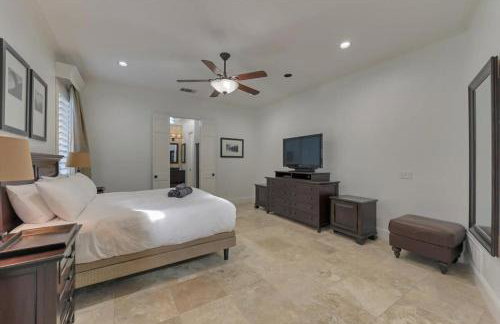 Gorgeous Vacation Home w Private Pool - Photo 26