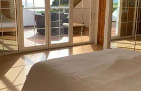 Beachfront Villa - Photo 12