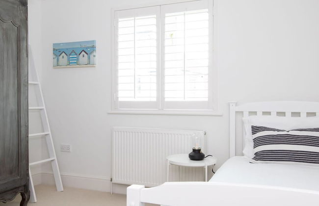 Superior House for 6 Near Beach w Parking Garden - Foto 13