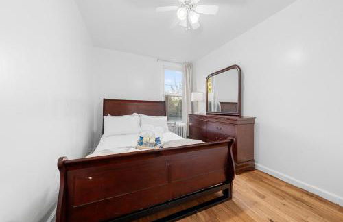 Quiet Retreat 10 Min to NYC Train & free Parking - Foto 14