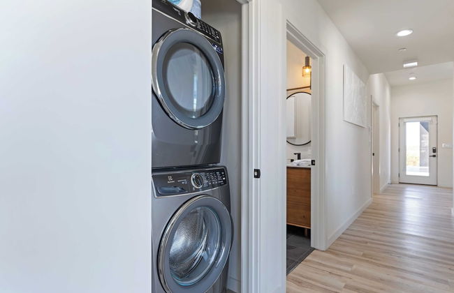 Luxe Modern Escape w/ Pool, Hottub, Firepit, Desert View Obsidian by Avantstay - Foto 13