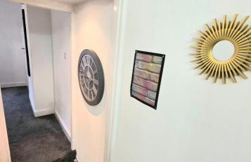 Elegant 3BR Family-Friendly - Sleeps 5 - Fast WiFi -Parking - Netflix - Photo 20
