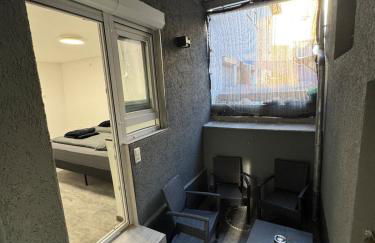 Luxus-Apartment im Herzen von Ludwigsburg - - WLAN - Klima - 24h Check-In - Waschmaschine - Terrasse - 200m vom Schloss und vom Ludwigsburger Marktplatz - - - Foto 27