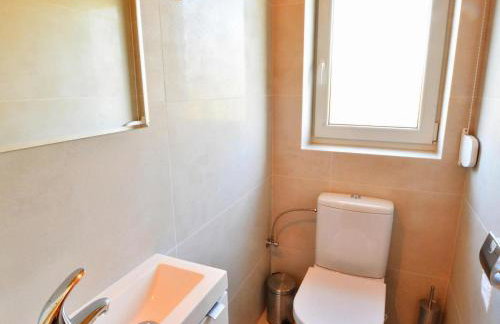 Holiday Home With Private Garden Close to the Lake - Foto 38