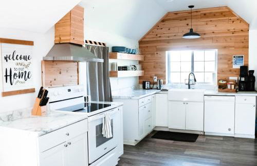 Cordova Farmhouse - 7 Minutes from the Ark! - Foto 13