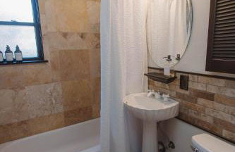 Balboa 6BR Mansion with Hot Tub and Game Room - Foto 80