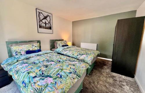 4 Bedroom House in the Heart of Basildon 2 mins to Town Center I Weekly or Monthly Stay Offer I Free Parking I Sleeps 7 - Foto 16