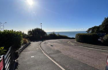 The Beach Retreat - Photo 35