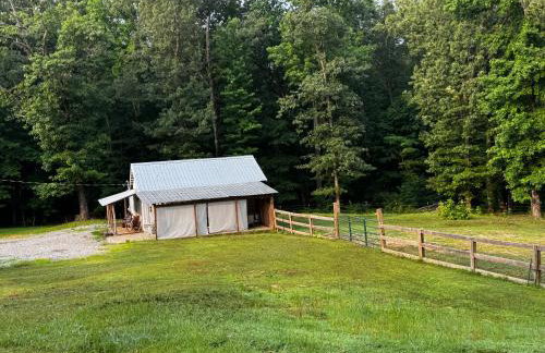 King Suite & Bunkhouse - Deer Camp - WiFi - Grill - Foto 22