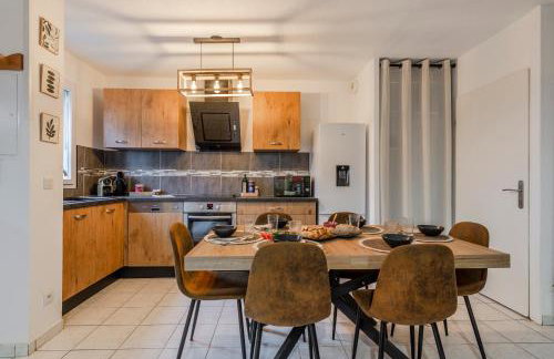 Phantasia by Kleidos, 10 min de Disney! Jolie Maison Familiale 6P, 2 chambres, Terrasse, Parking - Foto 4
