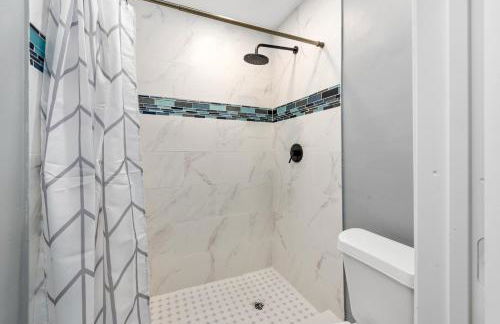 Tiny & Chic Heights Hideaway with Free Parking - Foto 12