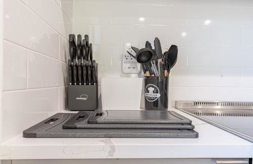 Modern City Hideaway with 1BR & Balcony - Foto 24