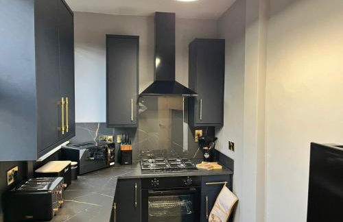 Panmure by CENTRAL SERVICED APARTMENTS - 2 Double Bedrooms - Monifieth - Sleeps 4 - Modern & Unique - Smart TV & WiFi - Fully Equipped Kitchen - Spacious & Unique - Foto 7