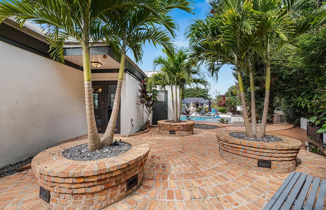 8BR Gem With Pool, Lake View & Tons of Amenities! - Foto 35