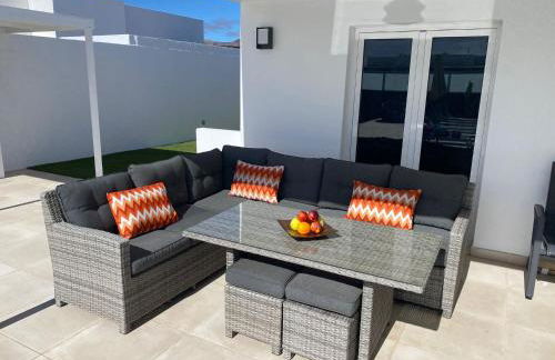 Villa Ashdene - luxury modern villa with large heated pool wifi uk tv bar & BBQ - Foto 15