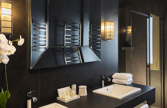 Casa de Triana Luxury Suites by Casa del Poeta - Photo 41