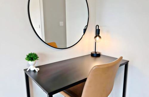 Modern 4BR Townhouse with Parking & Lake Views - WVille rep 4 - Foto 41