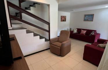 Aconchegante Casa Triplex perto Praia com Piscina - Foto 9