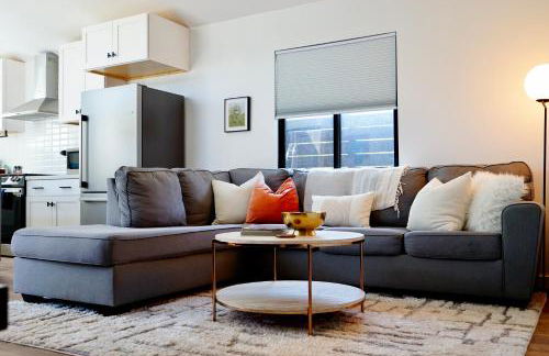 Private Family Friendly Guest Home - Photo 15