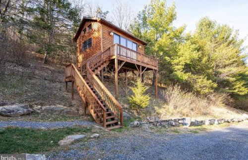Cabin in Lost City WV with Hot Tub and Pet Friendly - Foto 13