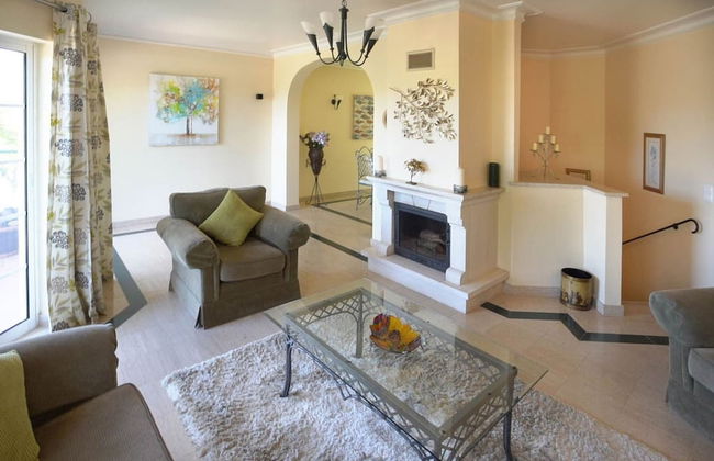 49 Presa da Moura Superbly 2 Bed Townhouse Clos - Foto 11