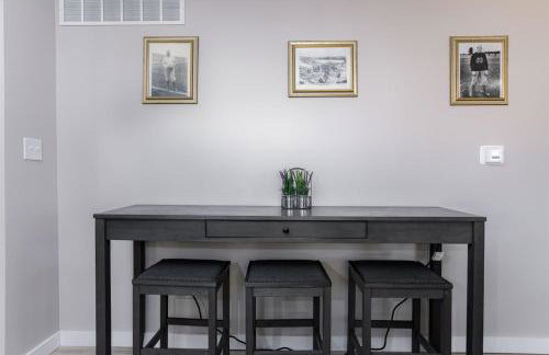 Cozy 2BR Home Near ND - Perfect for Game Day Stays - Foto 19