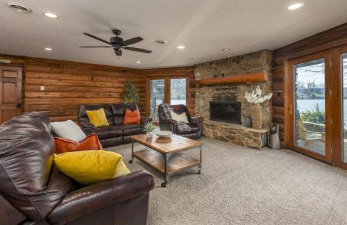 Luxury Log Cabin w Beach & Dock Sleeps 12 - Photo 46