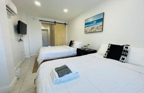 Coral Gables Home with POOL Near Airport. King beds - Foto 12