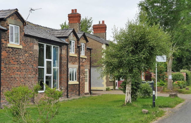 Martin Lane Farm Holiday Cottages - Photo 53