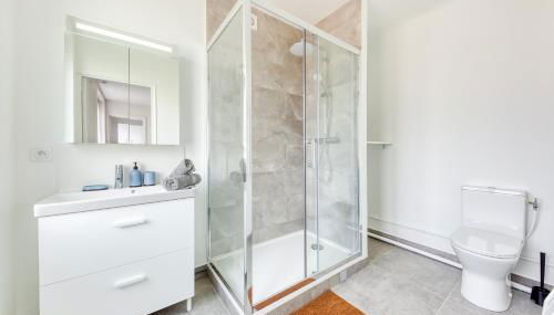 Cozy Appart 5 à 3' de la gare - Cozy Houses - Foto 4, towels, Shower